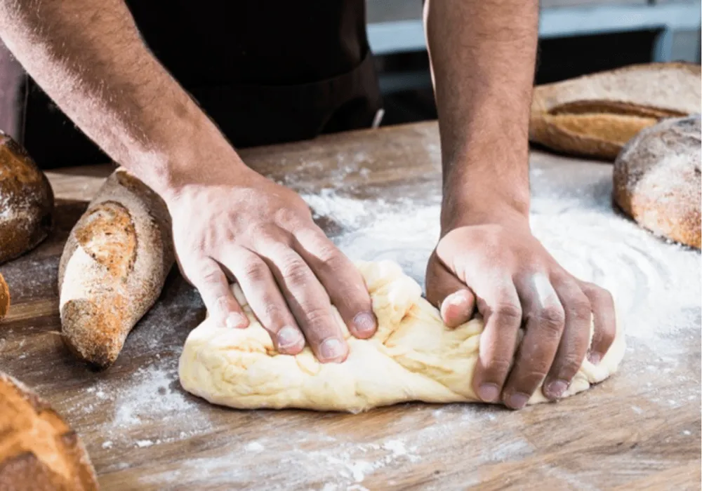 Cách làm bánh Trung Thu truyền thống với vỏ bánh cực mềm