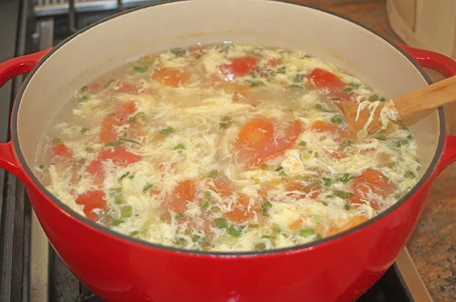 Cách nấu canh trứng cà chua đơn giản nhưng ngon đúng điệu