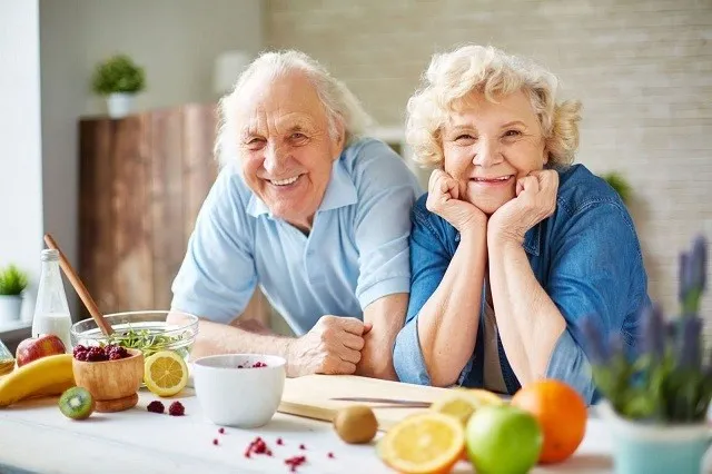 Hướng dẫn cách chăm sóc người cao tuổi bị táo bón hiệu quả tại nhà
